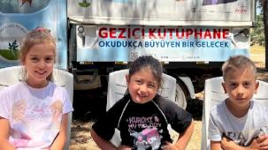 Bursa Osmangazi'de gezici kütüphane çocukları masallar ile buluşturdu
