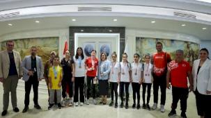 Gaziantep’in şampiyonları Başkan Şahin’le bir araya geldi