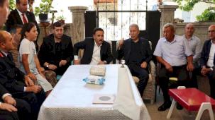 Kayseri protokolünden 15 Temmuz şehitlerinin aileleri ve kabirlerine ziyaret