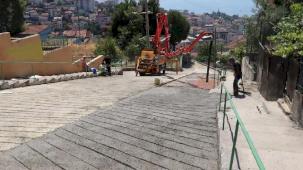 Kocaeli İzmit'te 20 yıllık soruna 'beton yol' çözümü