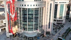 Kocaeli İzmit'te şehitlere saygı... Çocuk etkinlikleri ertelendi