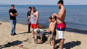 Pamucak Sahili’nde sürpriz misafir