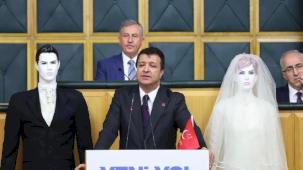 TBMM'de SP'li Arıkan'dan dikkat çeken sunum! Kürsüye cansız mankenlerle çıktı