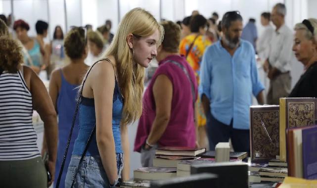 7. Balıkesir Edremit Kitap Fuarı tam gaz sürüyor