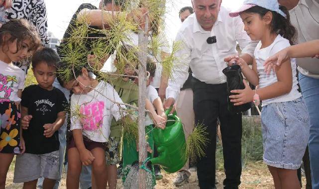 Adana'da gelecek için fidanlar dikildi