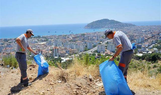 Antalya Alanya her gün tonlarca atık topluyor