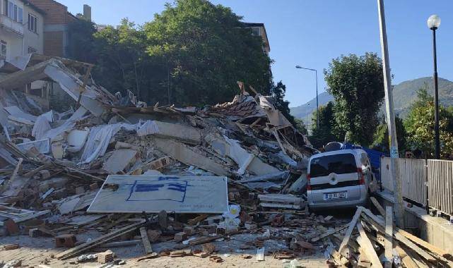 Bursa Büyükşehir depremde Balıkesir'in yanında