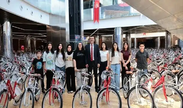 Denizli Büyükşehir’den başarılı öğrencilere bisiklet ödülü