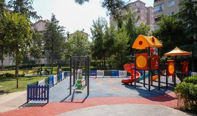 İstanbul Maltepe'de Cemal Süreya Parkı sil baştan yenilendi
