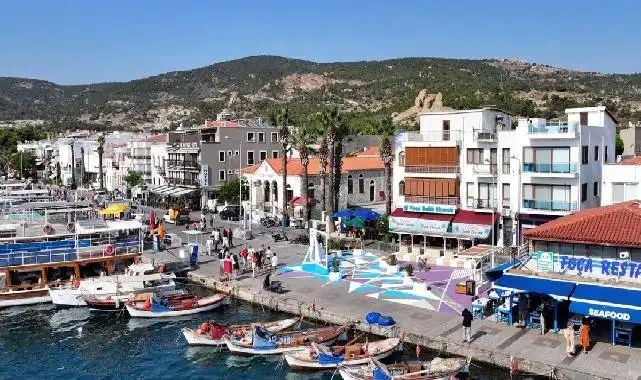 İzmir Büyükşehir’den Foça’ya kamusal dokunuş
