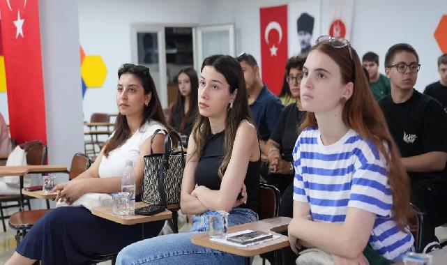 Keçiörenli gençler geleceğe yapay zekayla hazırlanıyor