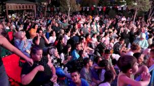 Ankara Keçiören’de açık hava sinemalarına yoğun ilgi