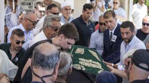 Foça eski belediye başkanının oğlu son yolculuğuna uğurlandı