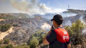 İzmir İtfaiyesi, Aliağa’daki yangına da müdahale ediyor