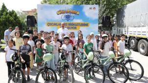 Konya'da 'Güle oynaya camiye gel' sevindirdi