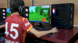 Özel gereksinimli çocuklara teknoloji dolu yaz etkinliği
