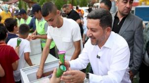 Rasim Arı'dan Nevşehirli çocuklara limonata ve dondurma