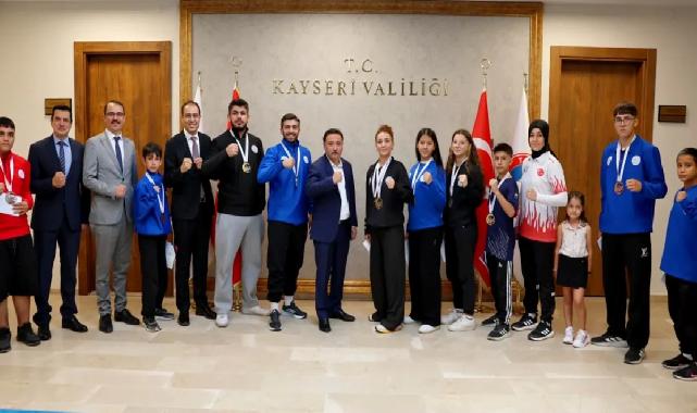 Vali Çiçek, Balkan Şampiyonu ERVA Sporcularını makamında ağırladı
