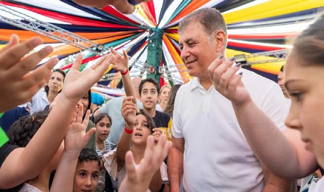 Başkan Tugay 94. İEF’de çocukları misafir etti