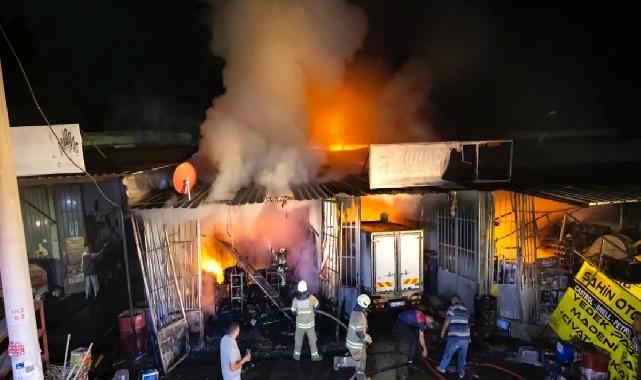 İzmir Kemalpaşa’da sanayi sitesindeki yangın kontrol altında