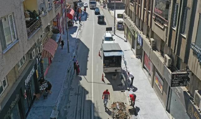 Ordu Ünye Saray Caddesi’nde kaldırımlar yenileniyor