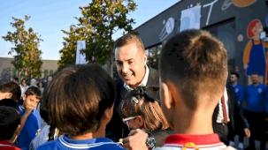 Ahmet Akın’dan öğrencilere 1.000 tl kırtasiye desteği