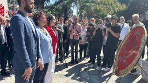 CHP’nin 102'nci yılına Bursa'dan çelenk