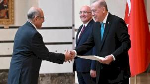 Cumhurbaşkanı Erdoğan'a 4 büyükelçiden güven mektubu