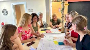 İzmir'de gençler ve çınarlar geleceği birlikte tasarladılar