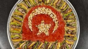 MasterChef Efe'den Türk bayrağı figürlü Tokat Kebabı!