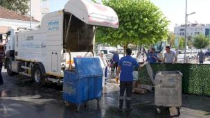 Muğla Dalaman’da çöp konteynerleri yerinde yıkandı