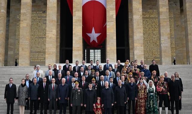 Başkent'ten Ata'ya saygı duruşu