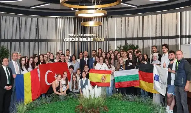 Erasmus öğrencileriyle Gebze'de buluştu