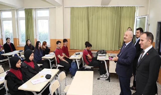 Gebze'de Başkan Büyükgöz'den okullara ziyaret