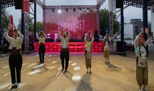 İzmir'de Cumhuriyet coşkusu Kiraz’da