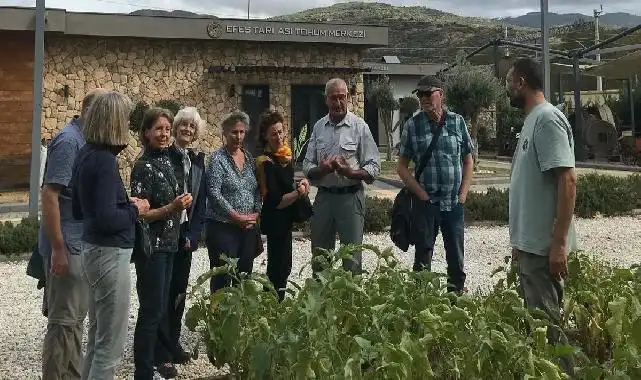 İzmir'de Efes Tarlası Yaşam Köyü'ne uluslararası ilgi büyüyor