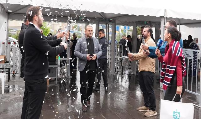Kocaeli Kitap Fuarı’nda 1 milyonuncu ziyaretçiye konfetili karşılama