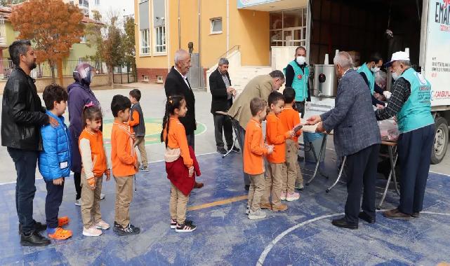 Konya Karaman'da Cansuyu Derneği'nden çorba ikramı