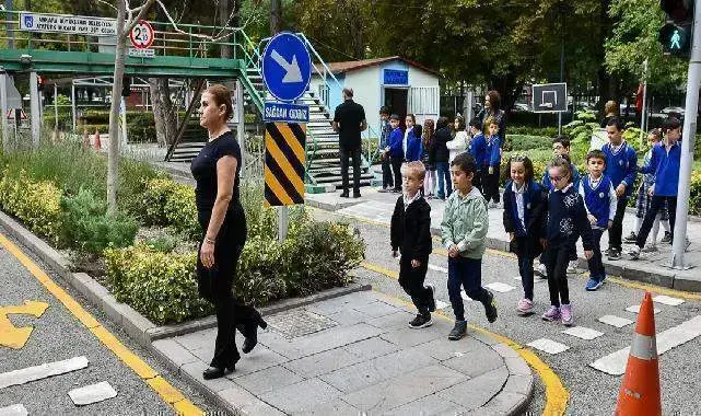 Minik sürücüler trafik bilinciyle yetişiyor