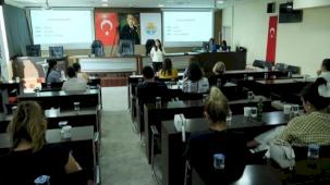 Adana Büyükşehir'den velilere eğitim