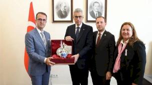 Bursa Kanserle Savaş Derneği’nden Bakan Memişoğlu’na ziyaret