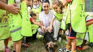 Çocuklar patili dostlarıyla buluştu