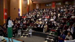 Çocuklarınıza pahalı hediyeler değil, sevgi verin