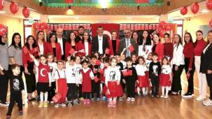 Denizli Büyükşehir’in Güneşli Günler’inde Cumhuriyet sevinci