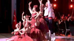 Dokuz Eylül'den 102. yıla yakışan şölen