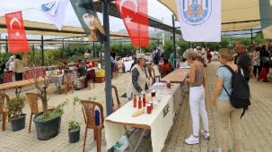 Efes Tarlası Yaşam Köyü’nde Üretici Pazarı açıldı