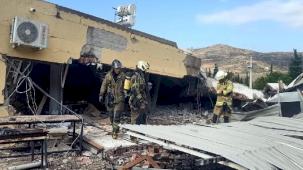 İzmir İtfaiyesi göçük altında kalan yurttaşı kurtardı