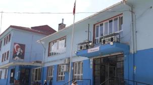 İzmir’in okullarına Büyükşehir eli