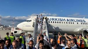 Küresel Sumud Filosu aktivistleri İstanbul’a döndü! Bakanlardan 'hoş geldiniz' mesajı