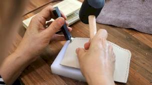 Sakarya'da deri aksesuarları dersi başladı